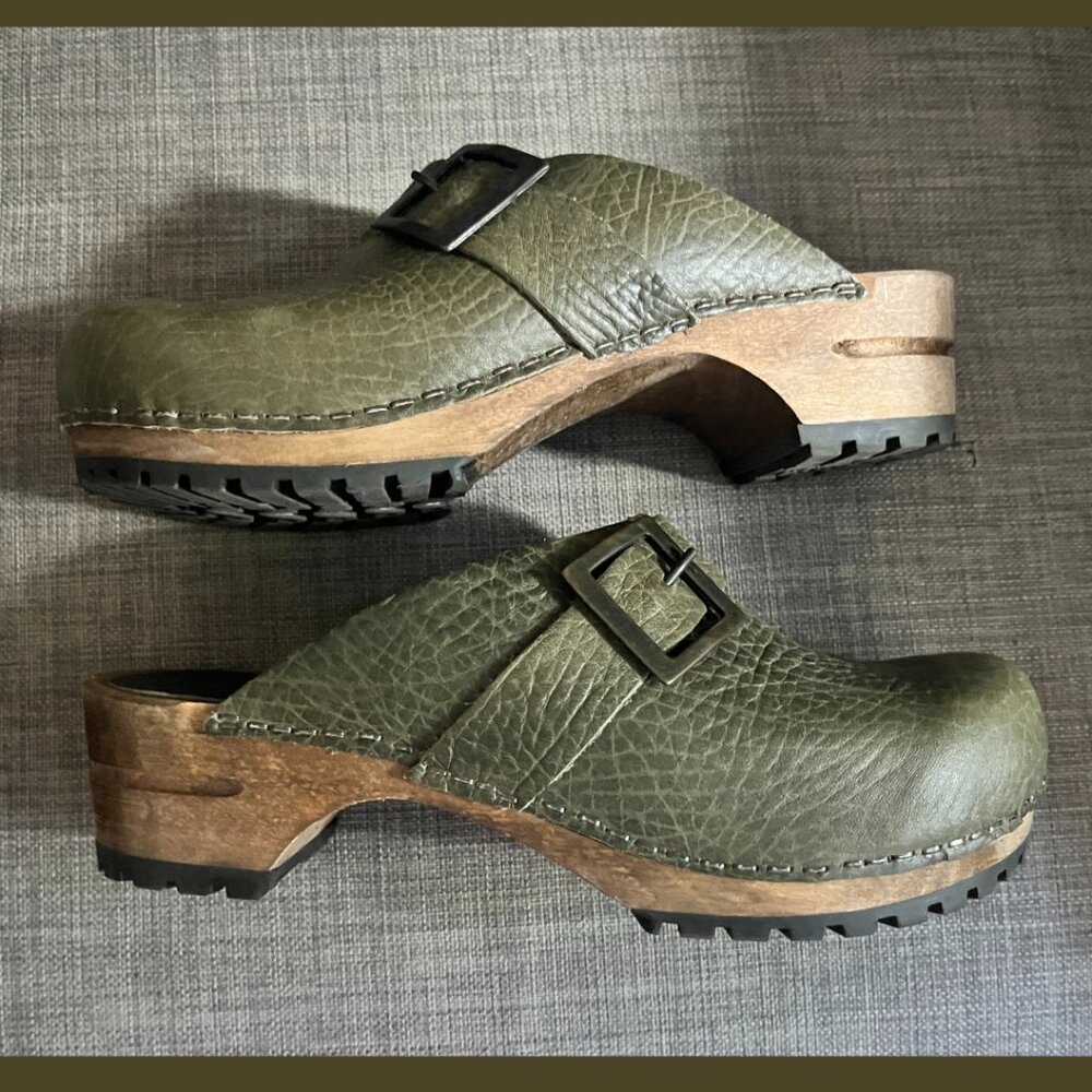 Sanita leather and wood clogs olive green *like new